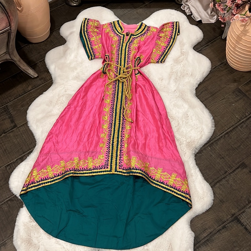 Gold embroidered summer dress with belt
